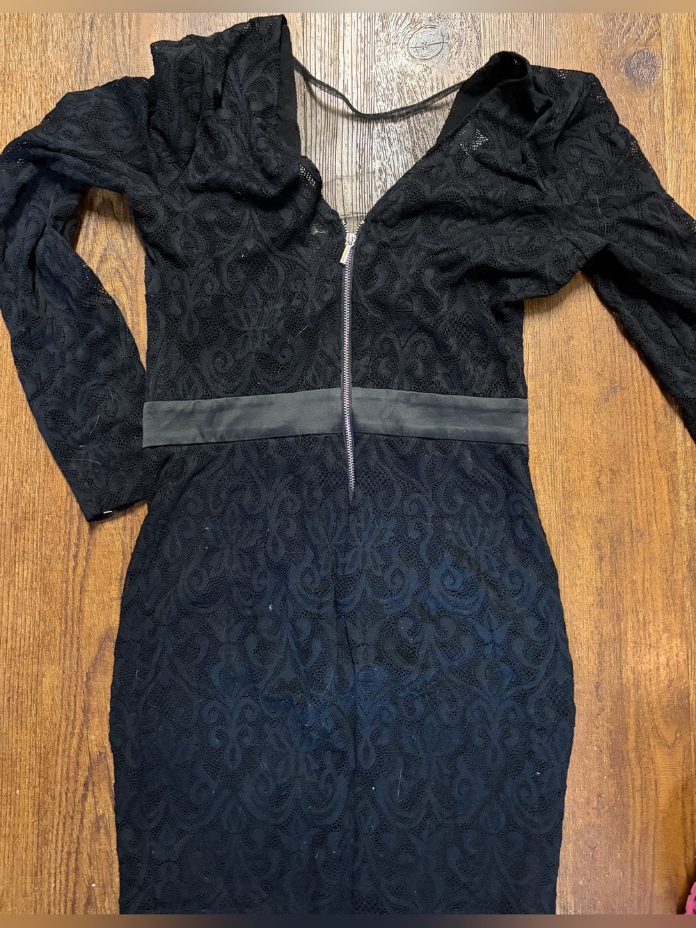 Bebe Dress - Picture 3 of 5
